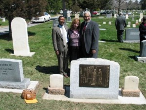jane-james-monument-with-darius-gray-margaret-young-and-louis-duffy1
